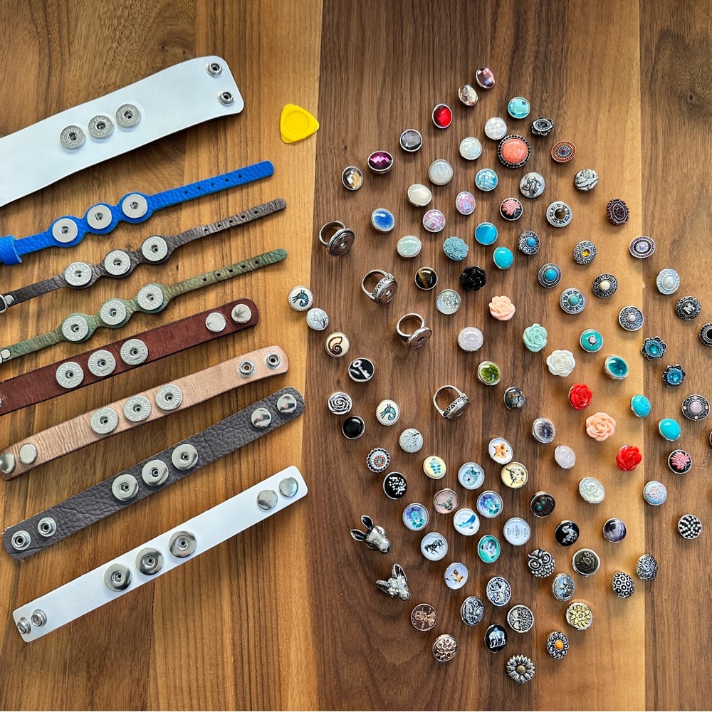 Stylish Multi-Color Button Bracelet Set